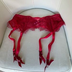 Victoria’s Secret belt